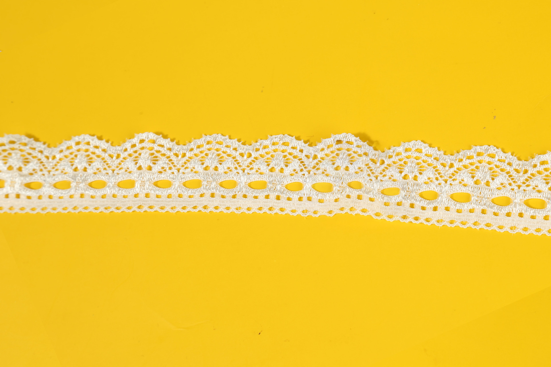 Accesorios de encaje de nylum blanco, decoración hueca de borde ancho de alta gama, cuello, falda, cortina, tela de mesa al por mayor