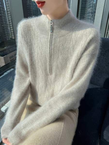Demi-season velvet knitted sweater with zipper