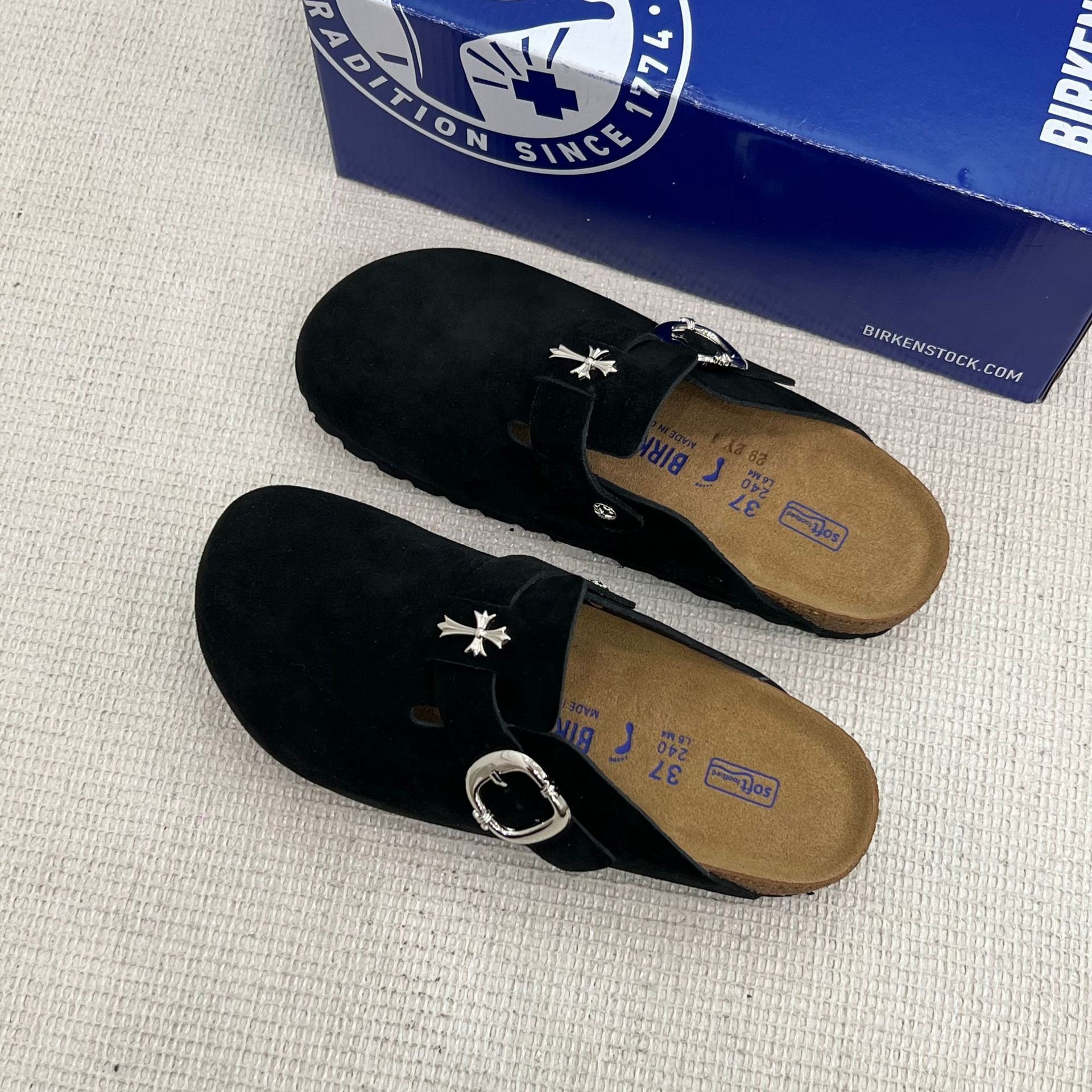 Genuine leather Chrome Hearts high-end version Birkenstock collaboration half-slippers with closed toe, thick sole, Sangpo cross design, unisex Birkenstock shoes