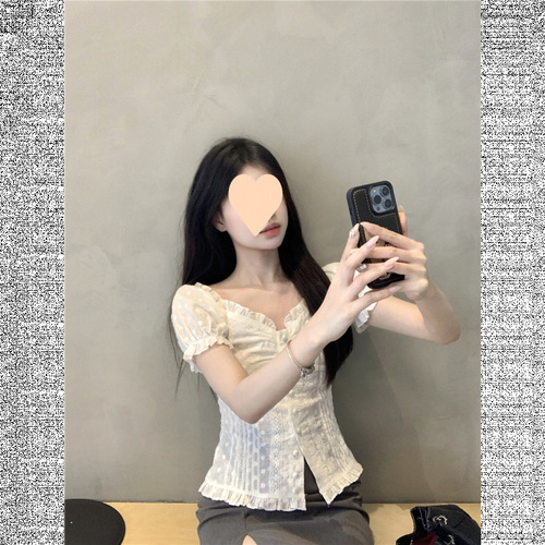 French vintage lace bubble short-sleeve women's summer 2025 new design sense belted slimming collarbone top