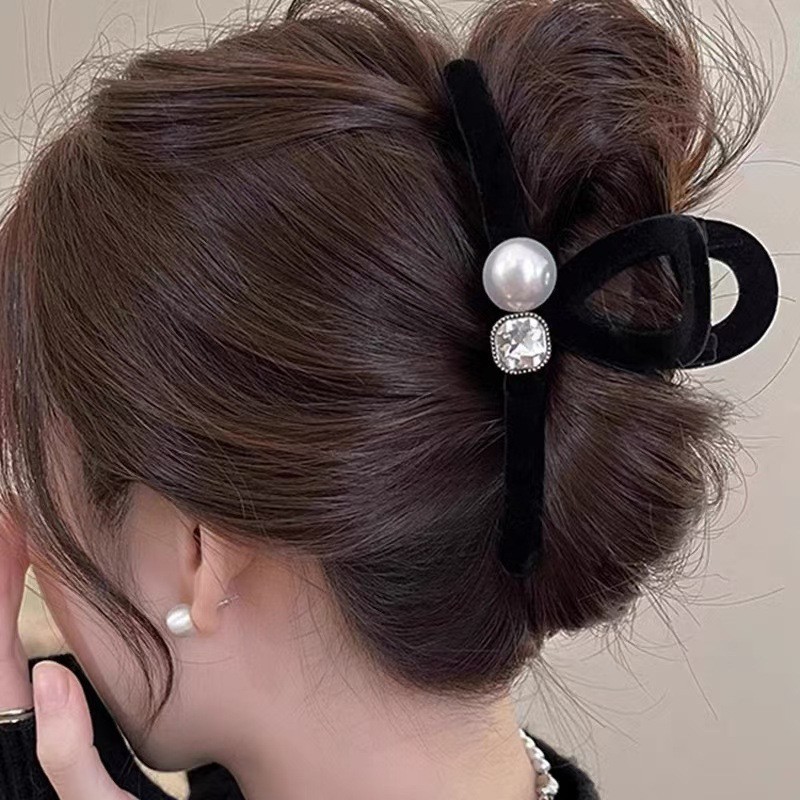 Flocked black pearl with diamonds 13cm