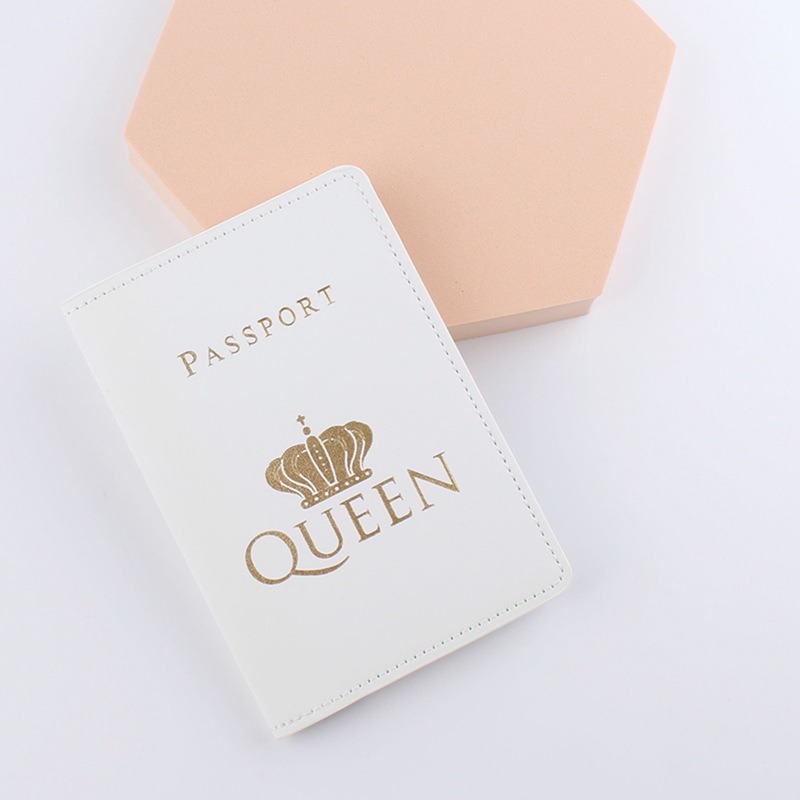 Cruzar la frontera nueva pareja de cuero blanco y negro Bolsa de identificación de la Corona titular del pasaporte PU cubierta del pasaporte en stock