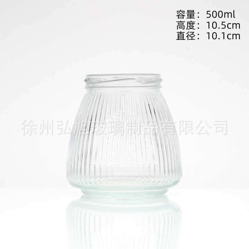 ツバメの巣はガラス瓶の密封瓶の金属蓋のガラスの缶の貯蔵瓶の蜂蜜の瓶を分けてお茶の飲み物のコップの空の瓶を入れます。|undefined