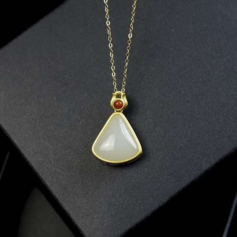 South red inlaid exquisite natural female clavicle chain design small fresh and copper trend