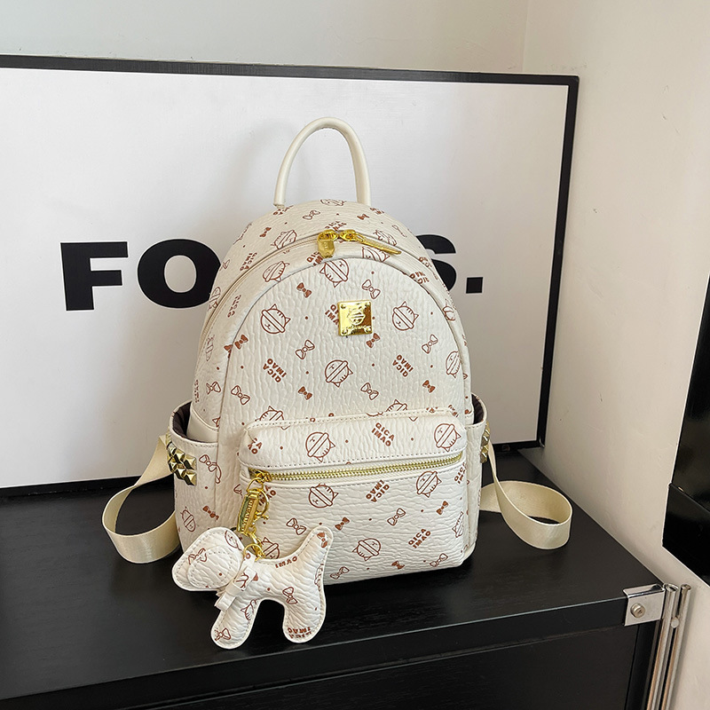 Bolso medio beige desnudo