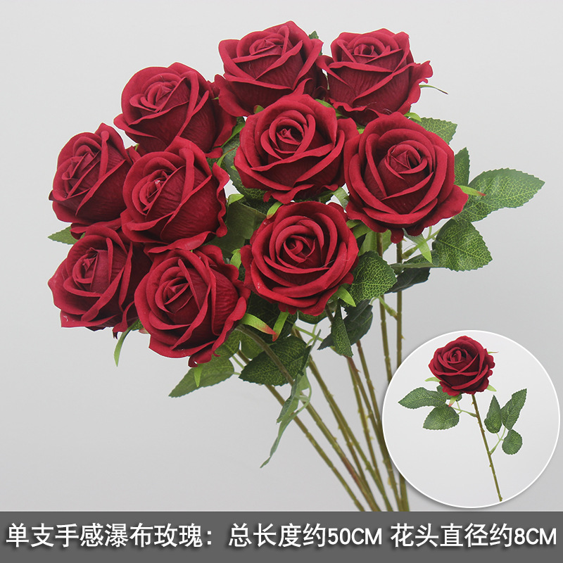 Franela de flores artificiales Cascada de rosas Decoración de flores falsas Pared de fondo Red de celebridades perforada Decoración de rosas Centro comercial Pared de cártamo