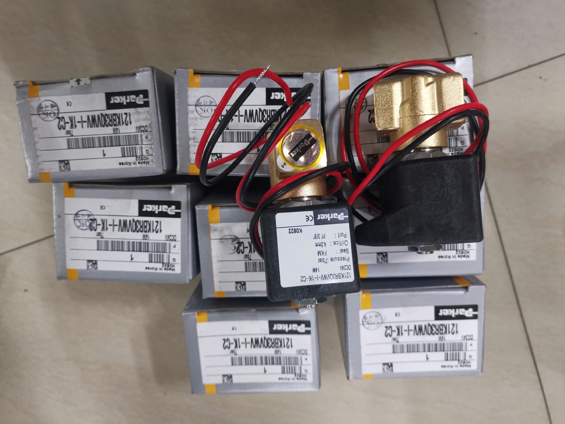 PARKER  121KBR3QVWV-I-1K-C2   工业阀门其他液压元件