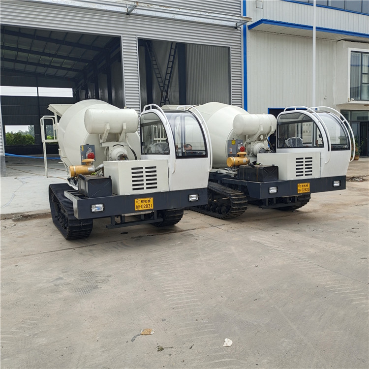 履带式商混运输车 小型履带式搅拌运输车 水利建设履带罐车