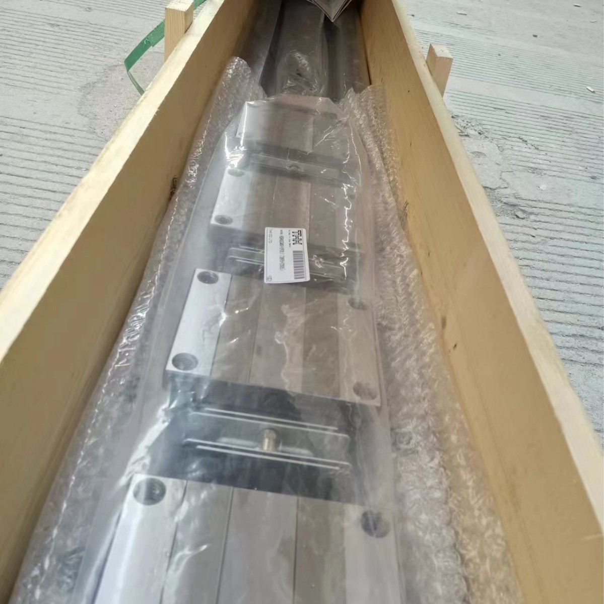 HSR30LC2SS-3000直线导轨滑块用于自动化仓储设备传送系统