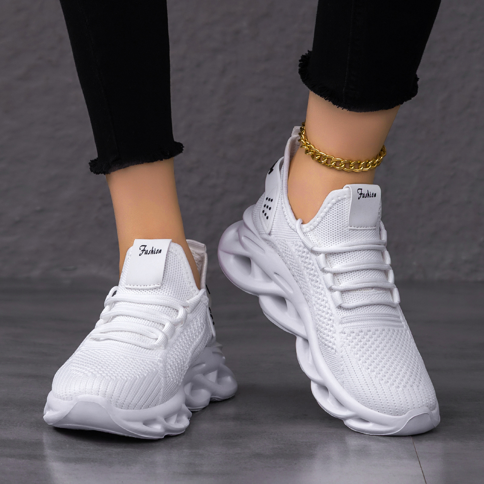 Zapatos casuales de moda de mujer de tamaño grande transfronterizo cuchilla de torsión suela zapatos deportivos de red zapatos de altura gruesa zapatos de papá