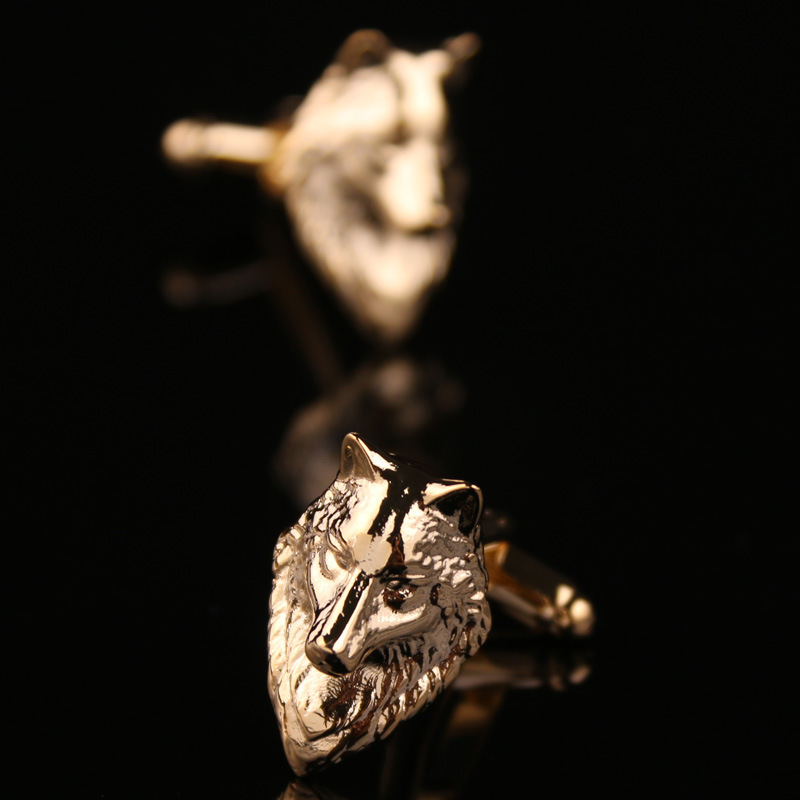 Wasteland wolf cufflinks gold