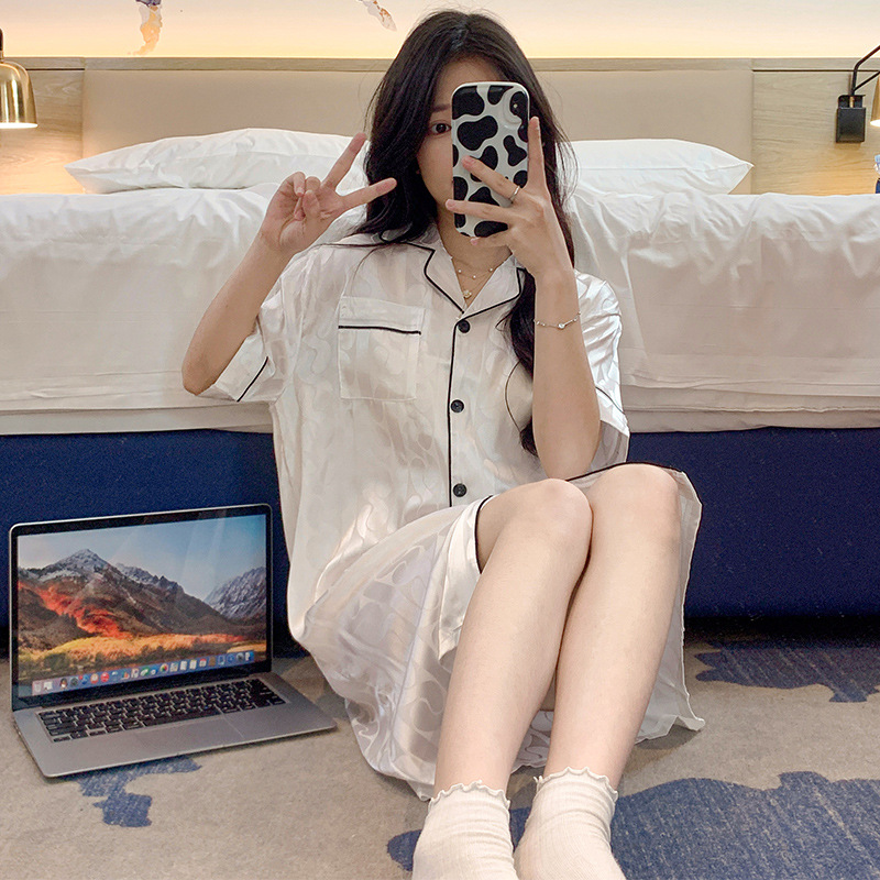 Verano simple casual jacquard de seda de hielo camisón de manga corta para mujer cardigan Delgado solapa seda ropa para el hogar transmisión en vivo