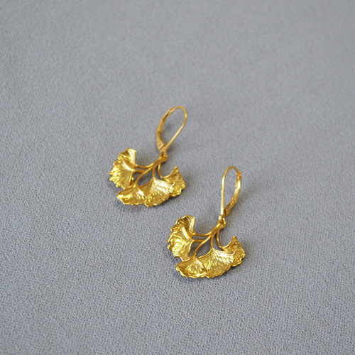 French Art Deco Layered Ginkgo Leaf Yellow Copper Antiqued Gold Niche Personality Style Earrings for Women