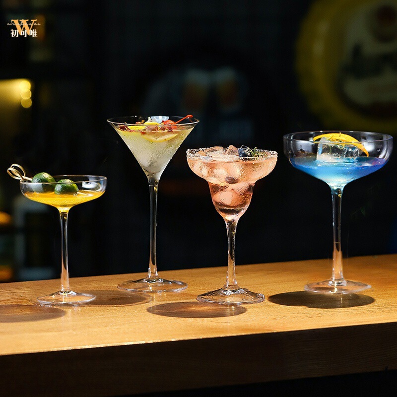 Martini glass, popular bar cup, barware, glass cocktail glass, Instagram-style margarita glass, goblet, wine glass Martini glass, popular bar cup, barware, glass cocktail glass, Instagram-style margarita glass, goblet, wine glass