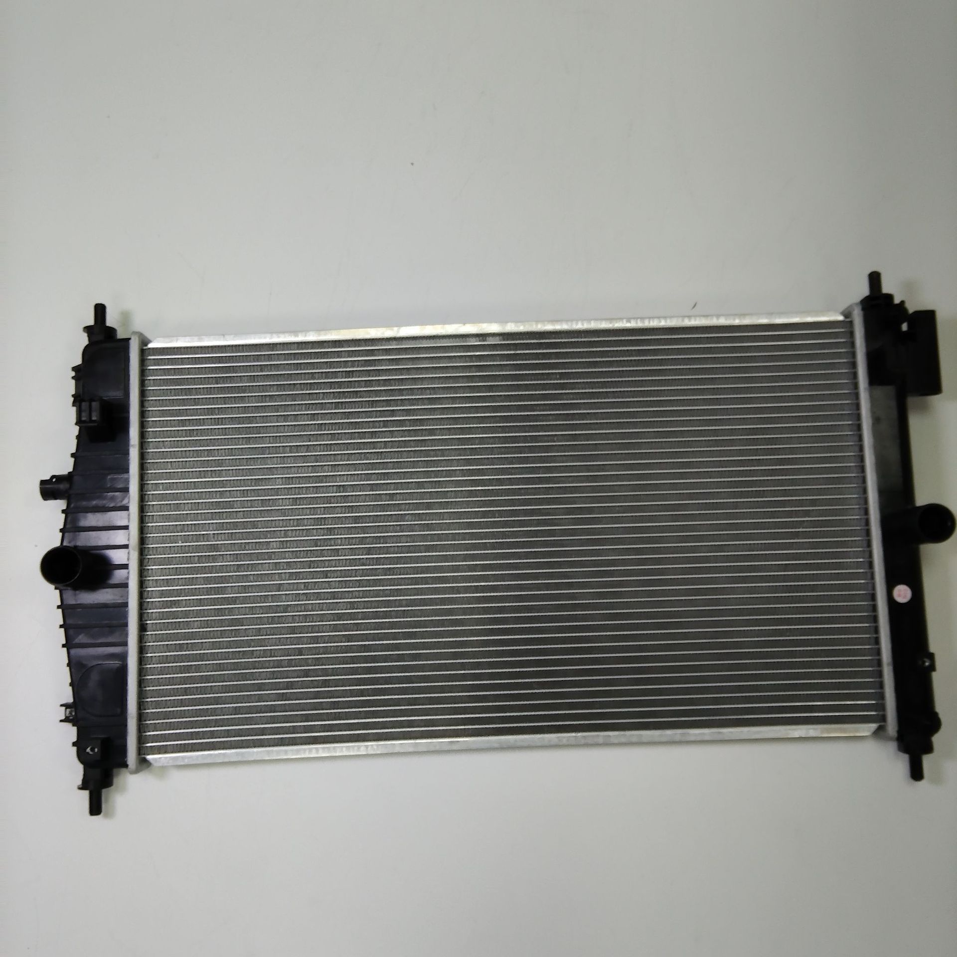 Suitable for 2019 Buick Excelle with Temperature Control/Cruze 1.0T/3.0T Radiator Water Tank 26309120