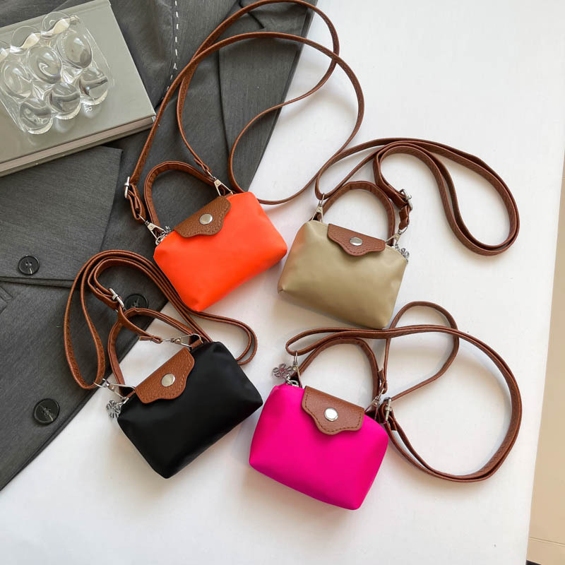 Dumpling Bag Nylon Waterproof 2025 Summer New Niche Crossbody Bag Mobile Phone Bag Niche Design Solid Color Crossbody Bag