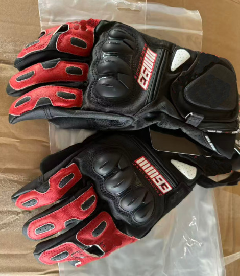 93 rojo