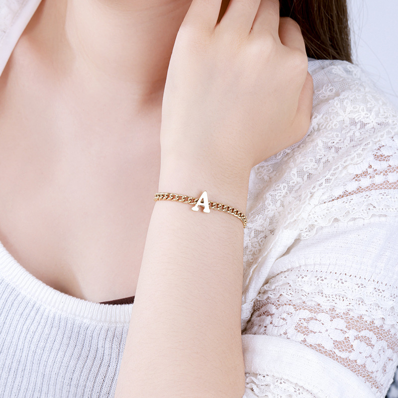 Xuping Europa y los Estados Unidos acero inoxidable transfronterizo chapado 14k simple pulsera de letras de alta calidad estilo personalidad joyas de mano para mujeres