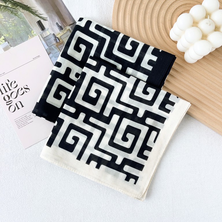 Pañuelo de seda con letras de laberinto de todo fósforo de moda coreana "Silk" para mujer, bufanda transpirable delgada de primavera y verano, pañuelo de protección solar