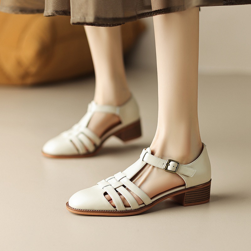 Dép sandal nữ mũi kín quai chữ T dệt kiểu La Mã, gót dày — Màu nâu đậm