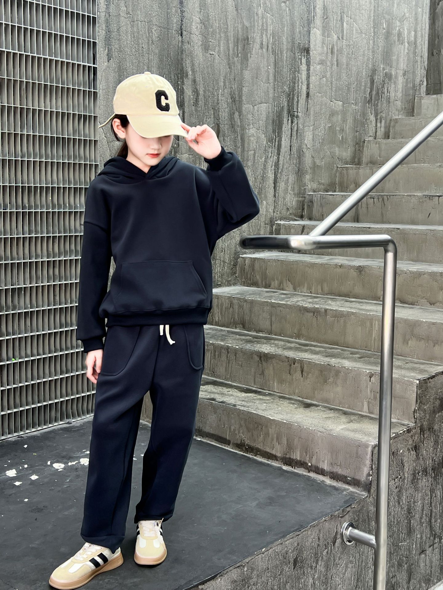Children's solid color warm sweatshirt