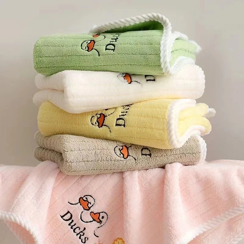 Little Swan Cute Soft Absorbent Non-Shedding Hanging Children's Towel Home Face Wash Bath Student Treasure Coral Velvet