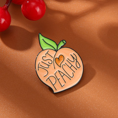 歐美創意卡通可愛桃子胸針 趣味小清新滴油水果徽章 精美百搭飾品