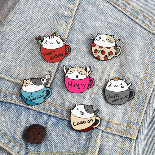 Cross-border funny alternative tea cup inside the world brooch creative pin badge cute couple gift badge