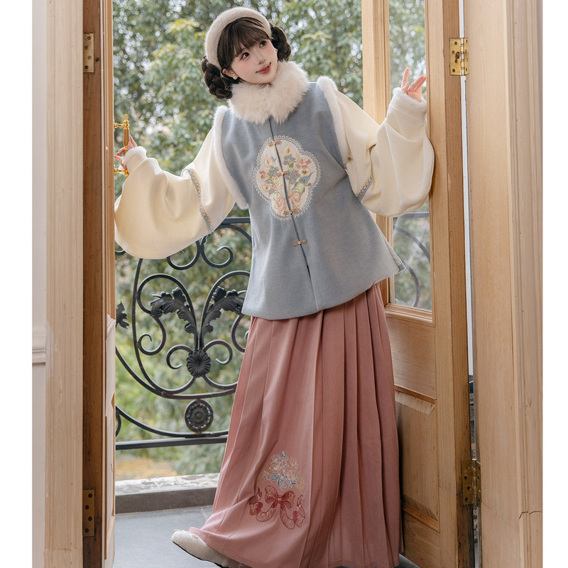 Ming-Style Adult Daily Autumn and Winter Hanfu for Women, New Improved Mamian Skirt, Cute Everyday Autumn and Winter Women's Set Ming-Style Adult Daily Autumn and Winter Hanfu for Women, New Improved Mamian Skirt, Cute Everyday Autumn and Winter Women's Set