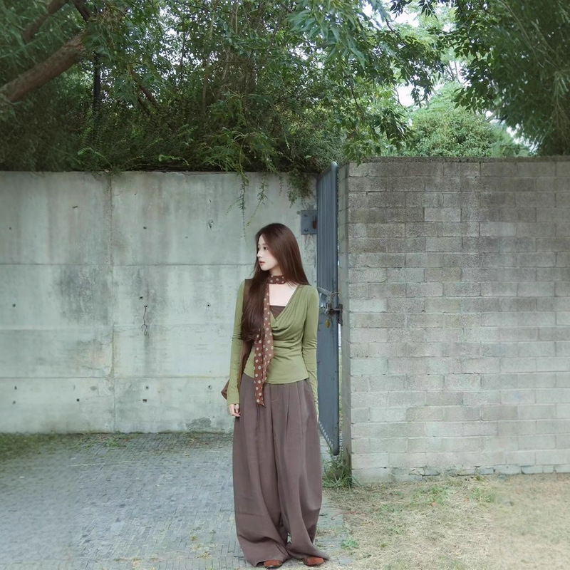 美式复古假两件撞色针织长袖T恤女秋新款老钱风修身荡领气质上衣|undefined