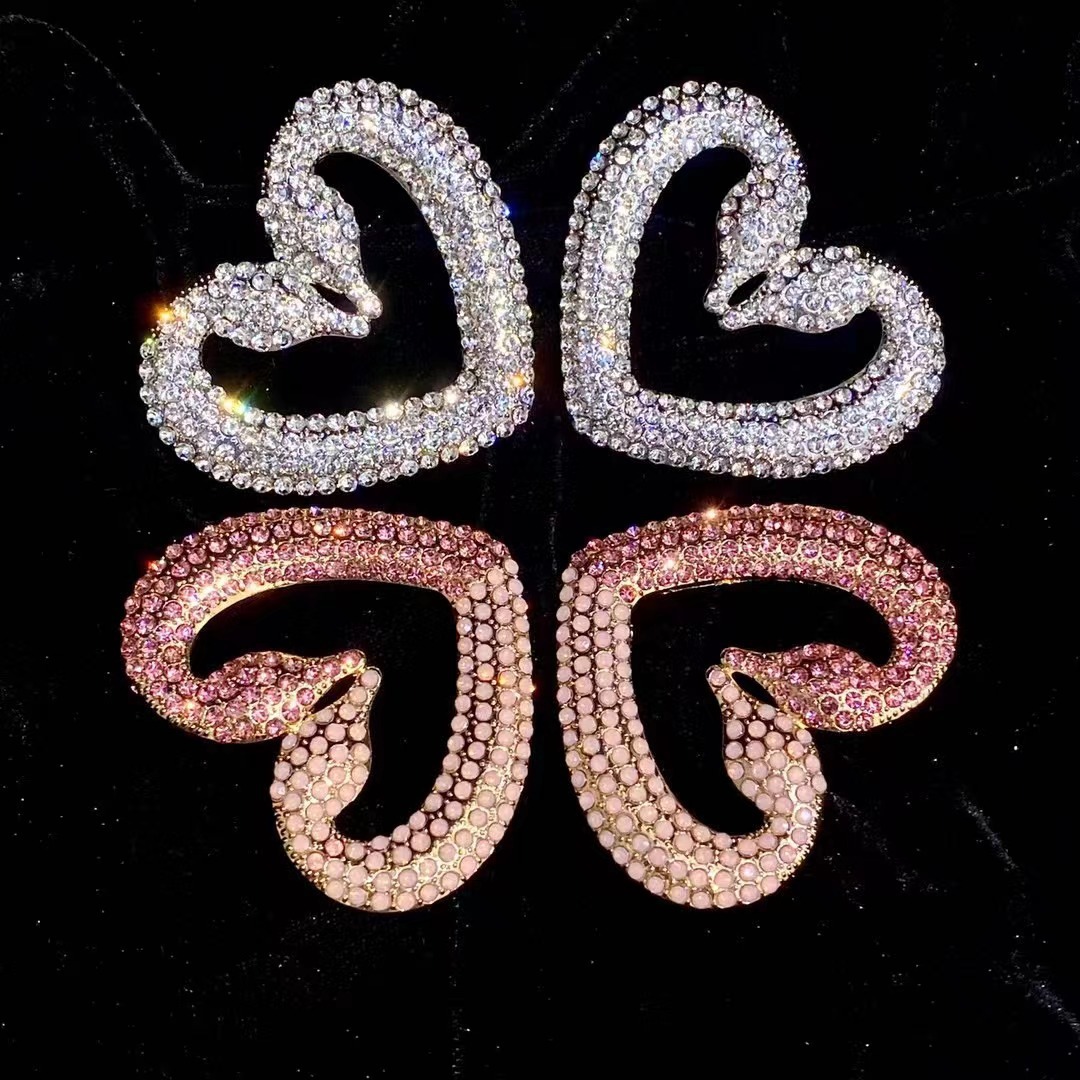 Fashion Heart Shape Alloy Inlay Rhinestones Womenu0027S Ear Studs 1 Pair