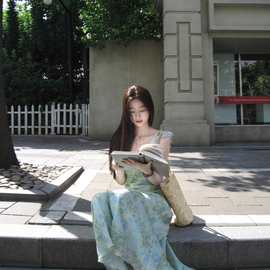 甜美小飞袖碎花裙温柔风连衣裙女夏季小众气质修身荷叶边a字长裙