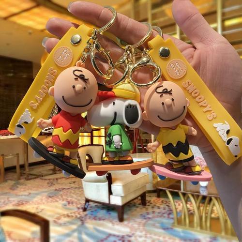 Snoopy Tom and Jerry Cartoon Keychain Personalized Skateboard Doll School Bag Pendant Car Keychain Small Commodity