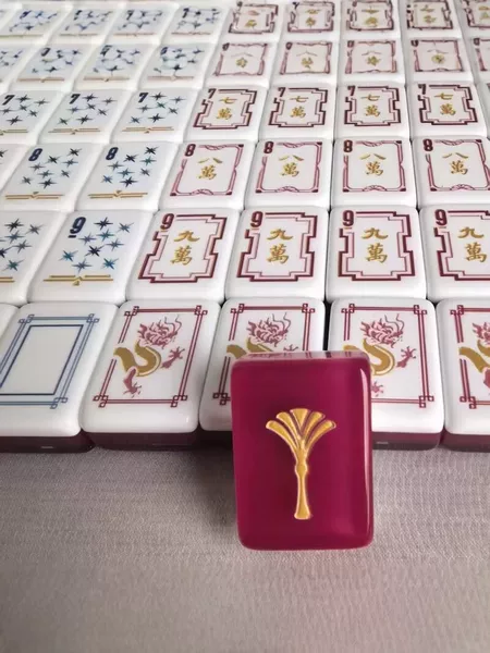 New Red Lake American Mahjong Tiles 160 Pieces Portable Outdoor Hand-Cranked Mahjong Tiles Wholesale