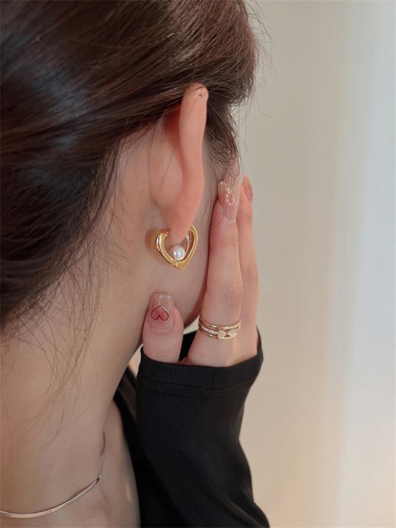 Copper Material 1 Pair Modern Style Simple Style Heart Shape Plating Copper Earrings