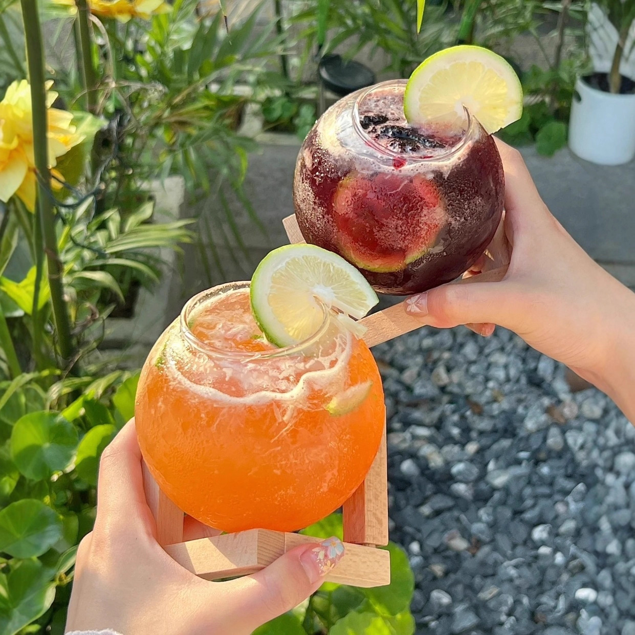 Vaso de vidrio esférico creativo de alto valor visual de la atmósfera de pollo taza de agua de burbujas creativa taza de bebida fría de jugo