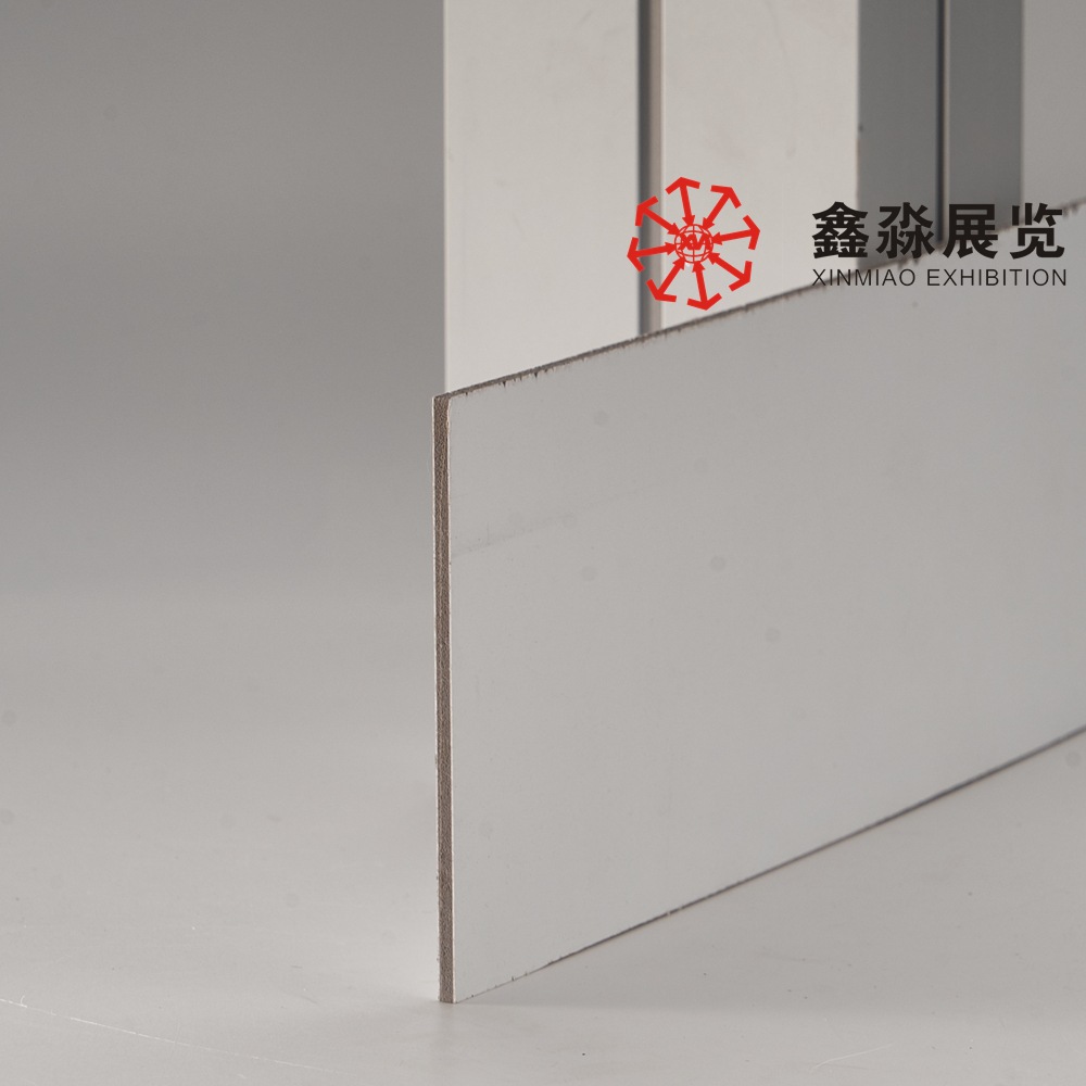 ��̯PVCչ�� ���������ױ���ľ��3���  3.2MMPVC����չ��װ峧