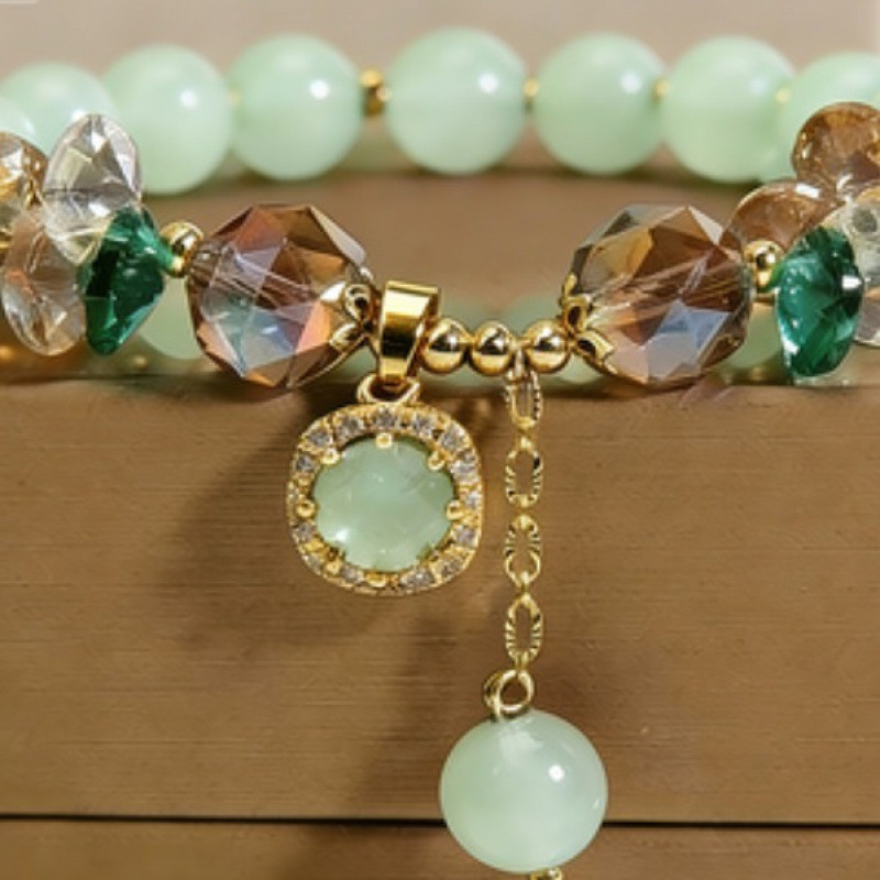 Source Factory High-End Amethyst Beaded Bracelet for Women, Light Luxury Vintage Four-Leaf Clover Pendant, High-Quality Jewelry Source Factory High-End Amethyst Beaded Bracelet for Women, Light Luxury Vintage Four-Leaf Clover Pendant, High-Quality Jewelry