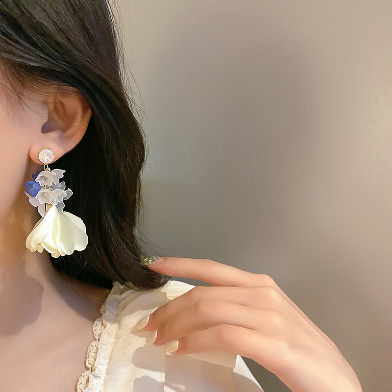 Fashion Crystal Acrylic Flannel Flower Earrings Wholesale Nihaojewelry display picture 10