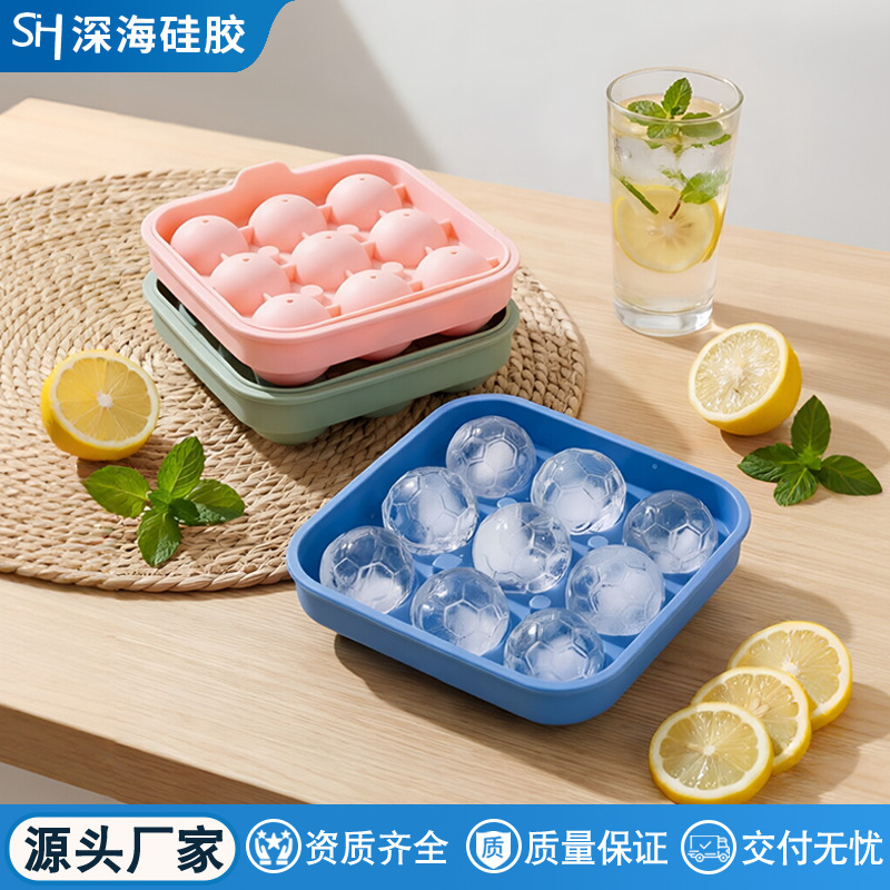 2026 Hot Selling Football World Cup Silicone Football Ice Tray Whiskey Ice Cube Beer Ice Ball Freezing Ice Cube Mold