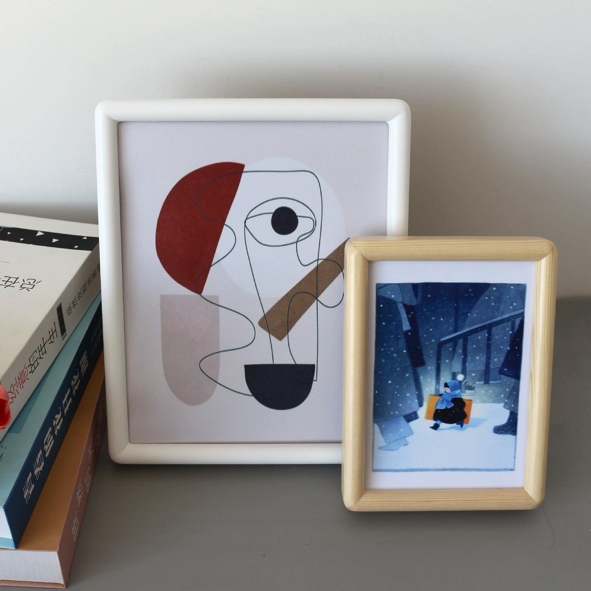 Изысканная массивная деревянная круглая рамка для фотографий высокого уровня