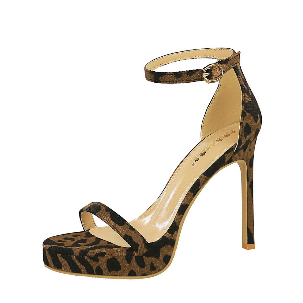 Sexy Leopard Print Women's Heeled Sandals With Waterproof Platform_voghion.com
