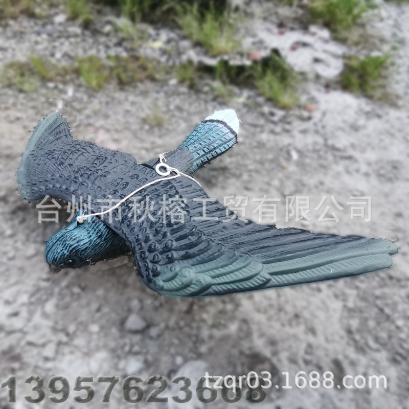 吊り下げ可能な枝屋外飛行フィン鳥模型プラスチック鳥駆除体は果樹園装飾鳥を取り外すことができる|undefined