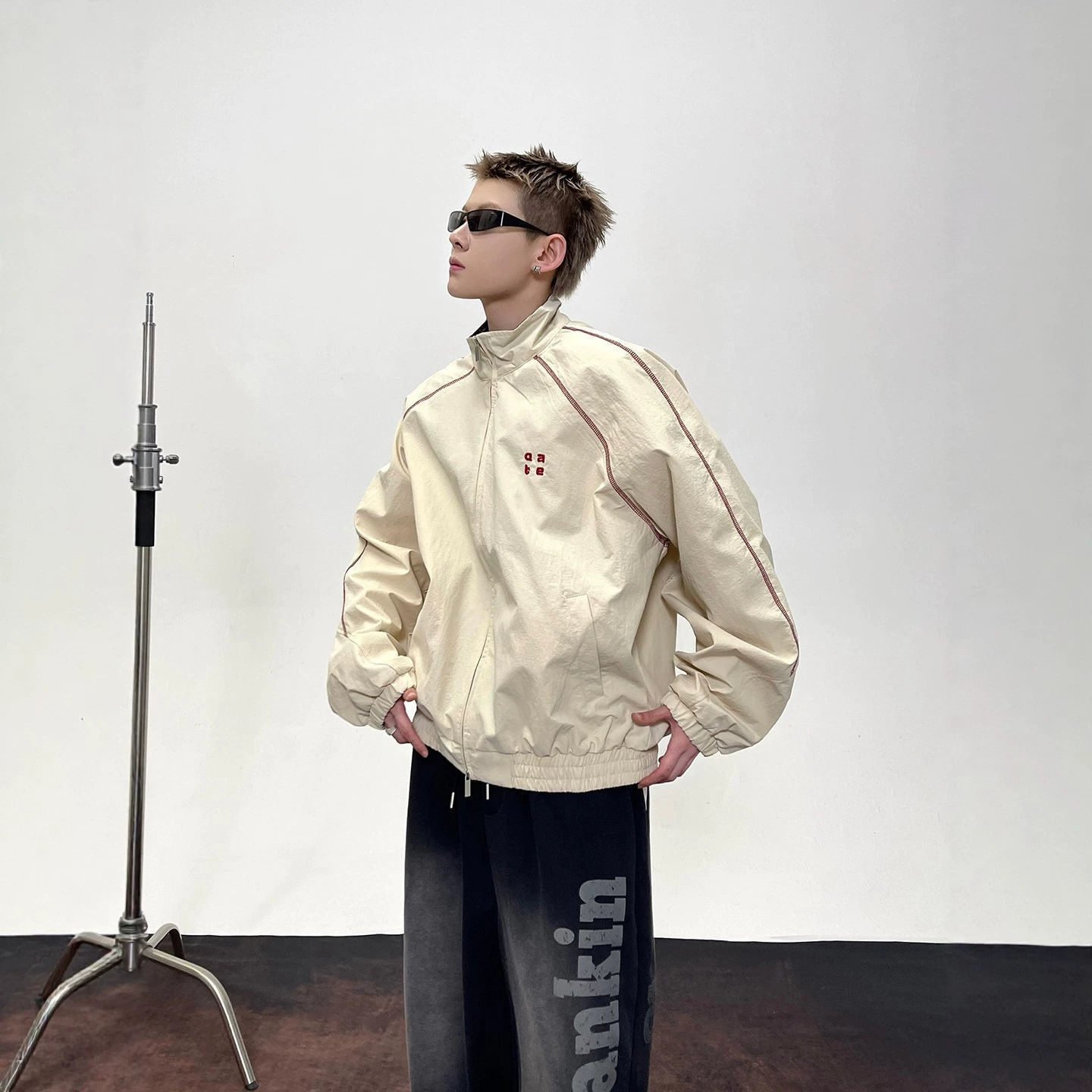 Simple letter embroidery zip-up stand collar raglan jacket for men and women, new spring and autumn style, loose-fitting trendy top.