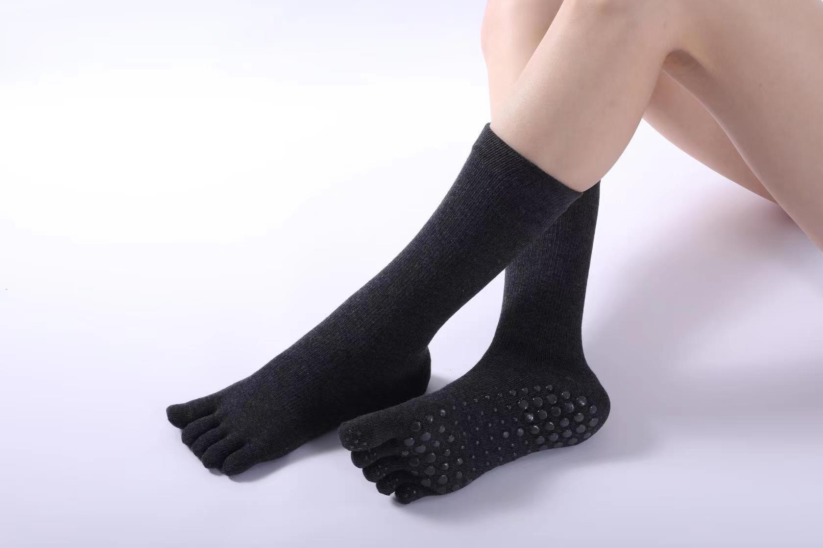Autumn And Winter New Cross-border Long Tube Yoga Socks Five Finger Socks Professional Warm Calf Socks Sports Pilates Socks_voghion.com