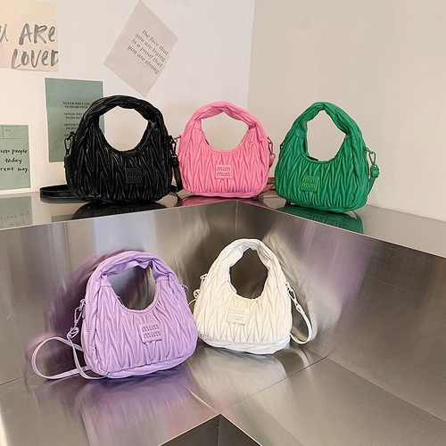 Cross-border folded hobo handbag for women  early spring new design, crescent moon bag, Korean style fashion simple shoulder bag for women