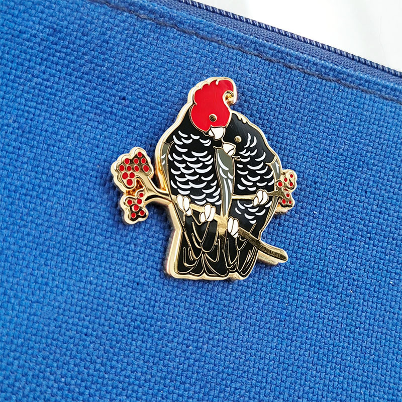Australian Red-Crowned Black Cockatoo Enamel Badge Perched on Red Berries Brooch Cultural Creative Metal Brooch Accessory
