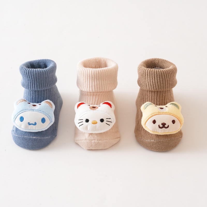 楚皮特春秋の新型アニメの赤ちゃんの靴下は通気性がかわいい滑り止めの赤ちゃんの中筒の靴下の双針の子供の学校の靴下です。|undefined