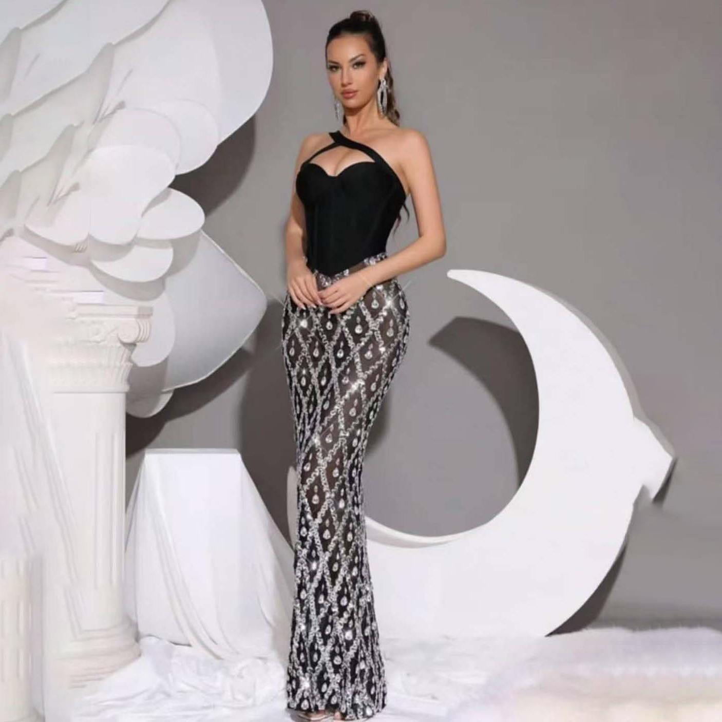 Off-The-Shoulder Mesh Dress, Elegant and Luxurious High-End Women's Dress with Rhinestones, Bandage Dress, Evening Gown with a Sense of Luxury