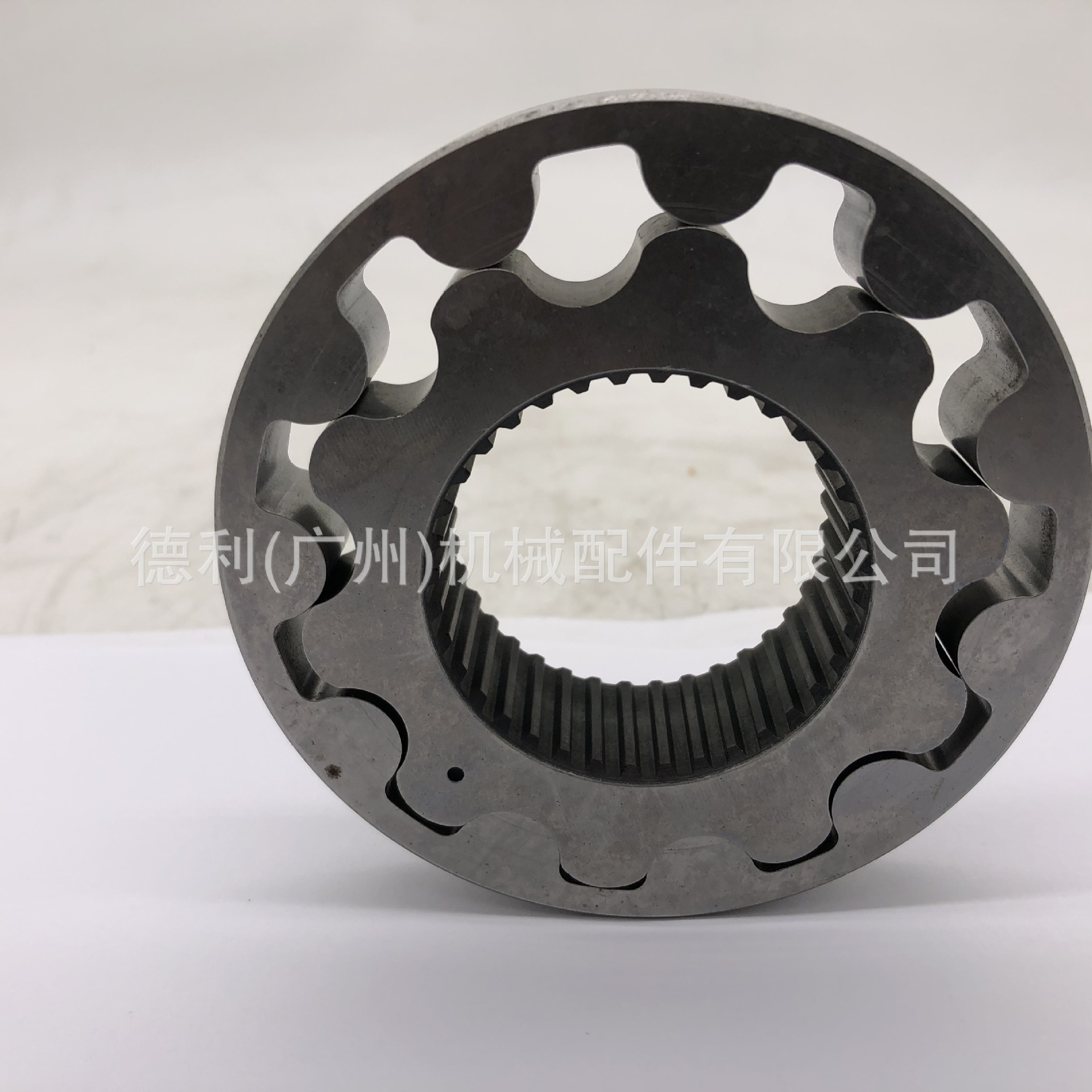 1C010-35070 Kubota V3300 V3600 V3800 Engine Oil Pump